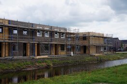 Bouw van 38 nieuwe huurwoningen in de wijk Skoatterwâld Heerenveen vordert