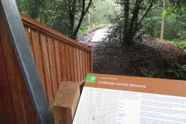 Herdenkingsbrug grafkelder Familie Bienema in Oranjewoud in gebruik genomen