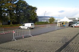 Covid-19 snel teststraat in Heerenveen bij Thialf in Heerenveen geopend
