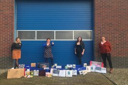 SNS Drachten en HEMA Drachten doen Sint donatie aan Stichting D0k16