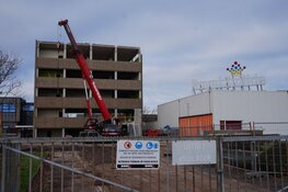 Sloop oude kantoorgebouw Royal Smilde in volle gang