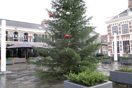 Kerstbomen in het centrum van Heerenveen fraai versierd