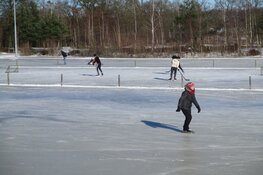 Schaatsplezier en vermaak in Heerenveen in beeld