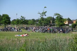 Heidemeer Heerenveen trekt zwemmers en zonaanbidders