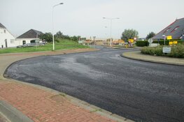 Asfaltteringswerkzaamheden minirotonde het Meer, Domina Nieuwehuisweg en Mercurius vordert!