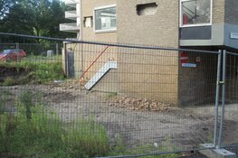 Sloop oude gebouw service flat Oranjewoud in Heerenveen in beeld