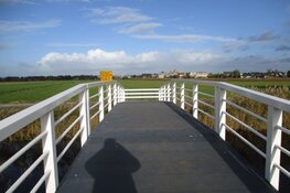 Fiets en voetgangersbrug Veenscheiding Nijehaske verlaagd en verbeterd