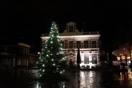 Fotoalbum: Heerenveen sfeervol verlicht op kerstavond