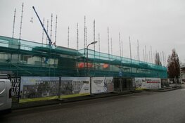 Bouw van studio woningen en twee woningen aan de Nieuwstraat in Heerenveen vordert