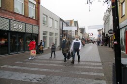 Nog geen extreme drukte in centrum Heerenveen na heropenen winkels