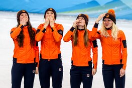 Gouden shorttrack-ploeg draagt titel op aan Lara van Ruijven