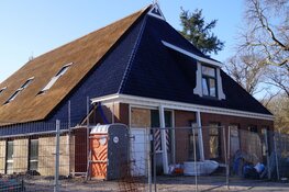 Bouw en verbouwingswerkzaamheden boerderij Donglust in Oranjewoud vordert