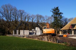 Bouw en verbouwingswerkzaamheden boerderij Donglust in Oranjewoud vordert