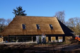 Bouw en verbouwingswerkzaamheden boerderij Donglust in Oranjewoud vordert