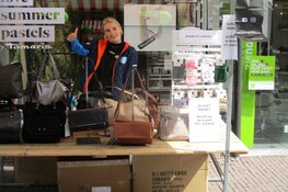 Gezellige drukte op de Outletmarkt in Heerenveen