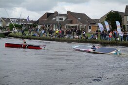 Zonnebootraces en Reuzedei Akkrum trekt veel bezoekers