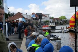 Zonnebootraces en Reuzedei Akkrum trekt veel bezoekers