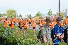Avondvierdaagse in Heerenveen trekt veel deelnemers en publiek