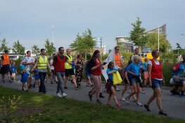 Avondvierdaagse in Heerenveen trekt veel deelnemers en publiek