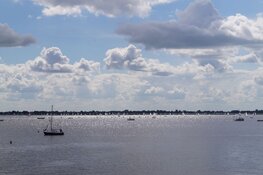 Zeilwedstrijden Sneekweek op het Sneekermeer in beeld