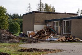 Sloopwerkzaamheden dagbestedingscentrum Heidewoud in Oranjewoud
