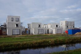 Bouw van woningen nieuwbouw project de Treffe wijk Skoatterwald Heerenveen vordert!