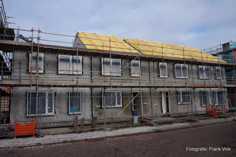 Bouw van woningen Luitzen Wagenaarstraat in Heerenveen vordert!