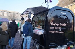 Sfeervolle Wintermarkt in Heerenveen druk bezocht