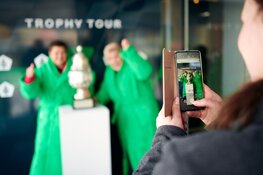 TOTO KNVB Beker Trophy Tour brengt de beker naar Heerenveen