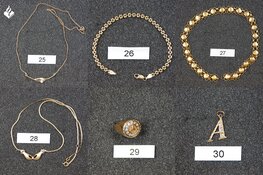 Politie Fryslân zoekt eigenaren van meer dan zestig mogelijk gestolen sieraden