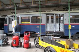 Open dag Nationaal openbaar vervoer museum Ouwsterhaule in beeld