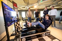 F1 coureur Nyck de Vries gaat samenwerking aan met digital agency TRES