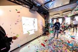 F1 coureur Nyck de Vries gaat samenwerking aan met digital agency TRES