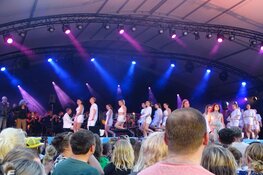 Gezellige drukte op The Night of the Koemarkt