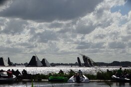 Lemmer wint skûtsjesilen bij Terherne op het Sneekermeer