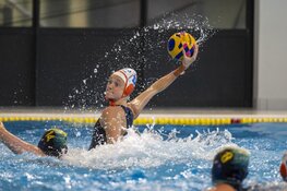 Internationale jonge waterpolotop bereidt zich in Heerenveen voor op WK