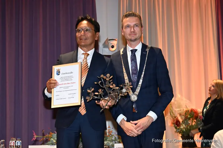 Ereburgerschap voor vertrekkende burgemeester Tjeerd van der Zwan