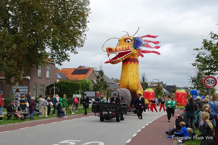 Allegorische optocht de Knipe trekt veel publiek