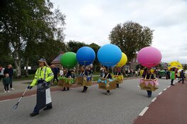 Allegorische optocht de Knipe trekt veel publiek