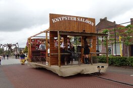 Allegorische optocht de Knipe trekt veel publiek