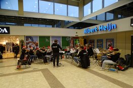 Gezellige drukte op de kerst- en wintermarkt in Heerenveen