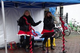 Gezellige drukte op de kerst- en wintermarkt in Heerenveen