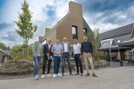 Wethouder Tromp opent biobased voorbeeldwoning van GreenInclusive in Nieuwehorne