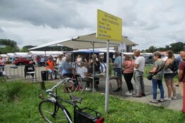 Gezellige drukte op de Vlooienmarkt in Heerenveen