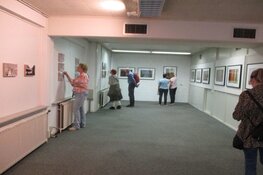 Kunstroute de Open stal in Oldeberkoop trekt de nodige bezoekers