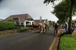 Boerenoptocht Flaeijelfeest Nieuwehorne druk bezocht
