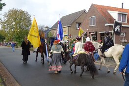 Boerenoptocht Flaeijelfeest Nieuwehorne druk bezocht