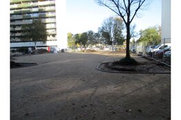 Herbestrating parkeerterrein aan de Munt in Heerenveen vordert!