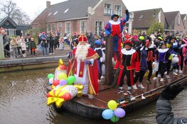 Sinterklaas intocht Heerenveen druk bezocht