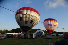 Veel publiek bij eerste dag van Friese ballonfeesten